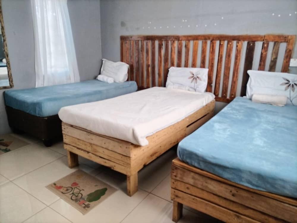 Jungle Breeze Home Stay Kasane Exterior photo